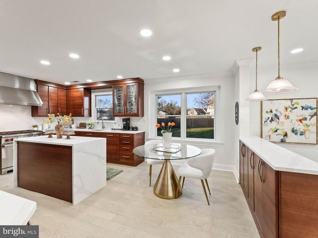 22 COUNTRY WALK, Cherry Hill, NJ 08003