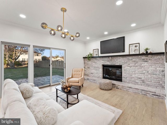 22 COUNTRY WALK, Cherry Hill, NJ 08003