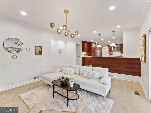 22 COUNTRY WALK, Cherry Hill, NJ 08003