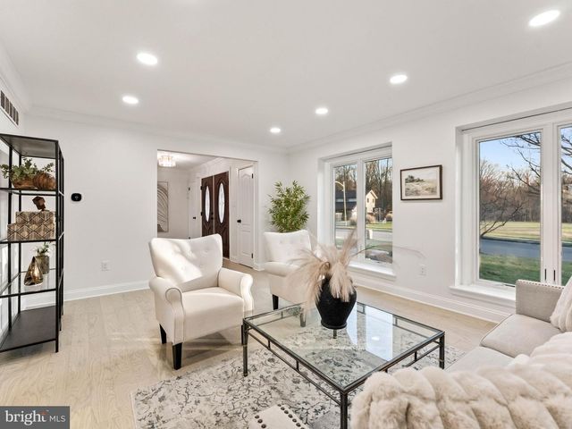 22 COUNTRY WALK, Cherry Hill, NJ 08003