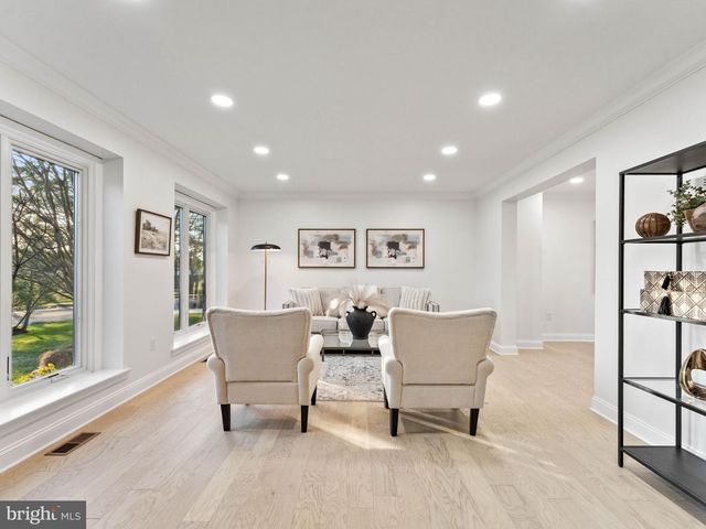 22 COUNTRY WALK, Cherry Hill, NJ 08003