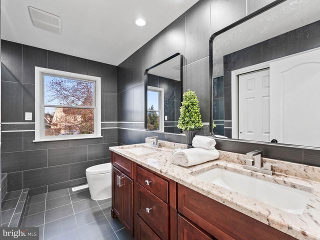 22 COUNTRY WALK, Cherry Hill, NJ 08003