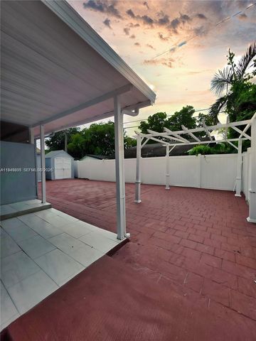 6120 Hayes St, Hollywood, FL 33024
