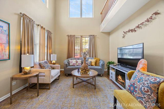 2578 Hillsboro Boulevard -, Aurora, IL 60503