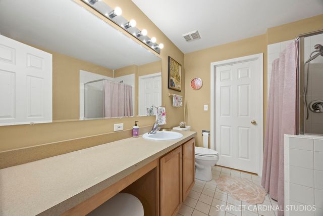 2578 Hillsboro Boulevard -, Aurora, IL 60503