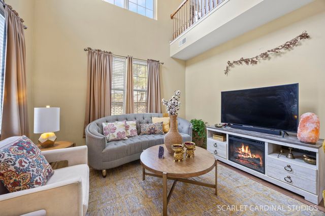 2578 Hillsboro Boulevard -, Aurora, IL 60503