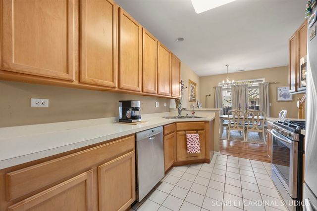 2578 Hillsboro Boulevard -, Aurora, IL 60503