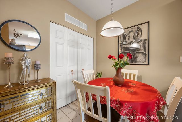 2578 Hillsboro Boulevard -, Aurora, IL 60503