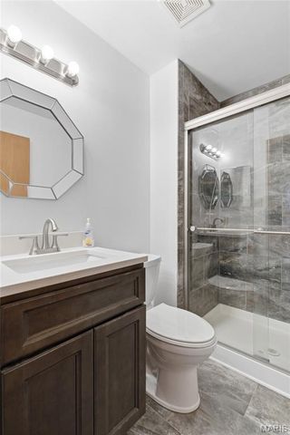 7611 Triwoods Drive J, St Louis, MO 63119