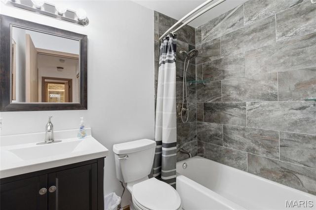 7611 Triwoods Drive J, St Louis, MO 63119