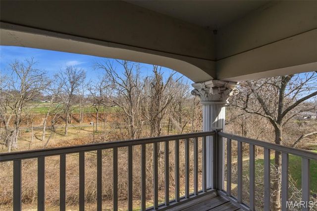 7611 Triwoods Drive J, St Louis, MO 63119