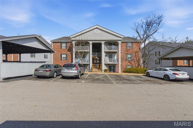 7611 Triwoods Drive J, St Louis, MO 63119