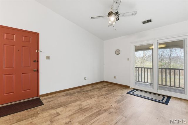 7611 Triwoods Drive J, St Louis, MO 63119