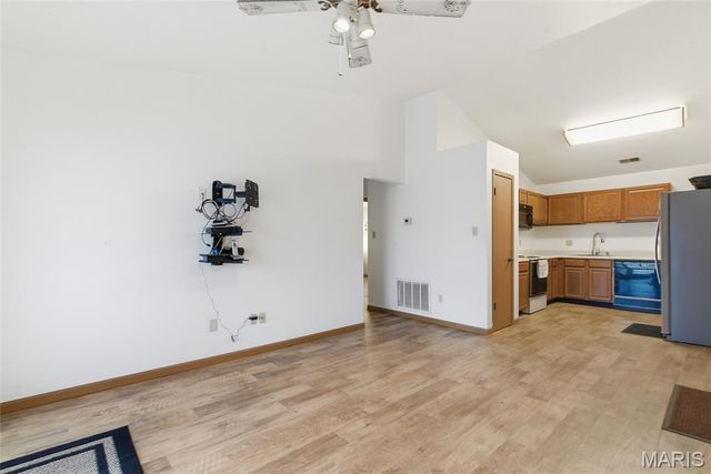 7611 Triwoods Drive J, St Louis, MO 63119