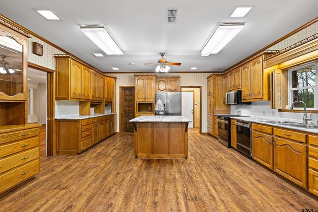 450 SH 43, Tatum, TX 75691