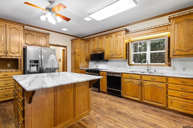 450 SH 43, Tatum, TX 75691