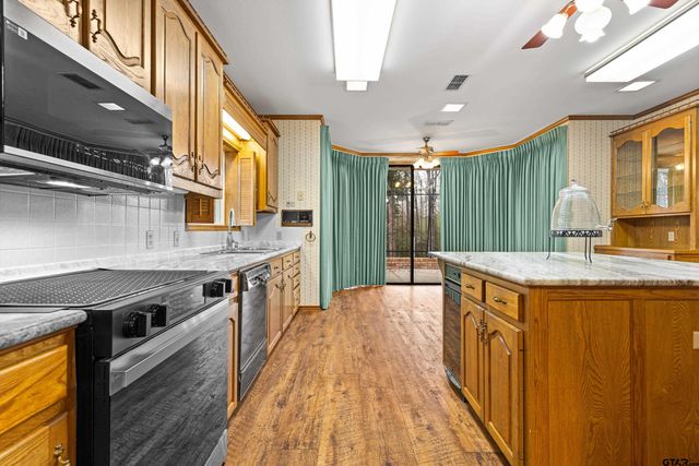 450 SH 43, Tatum, TX 75691