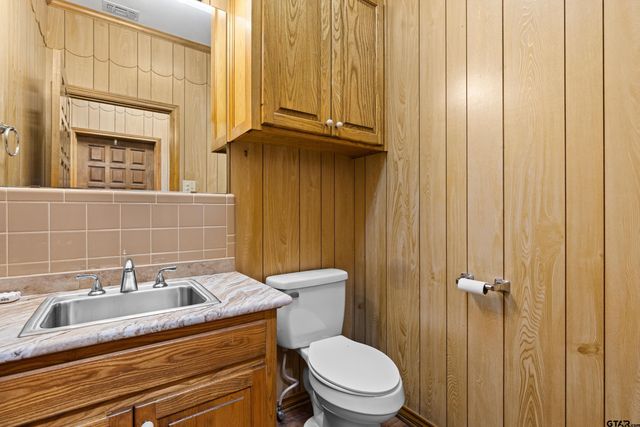 450 SH 43, Tatum, TX 75691