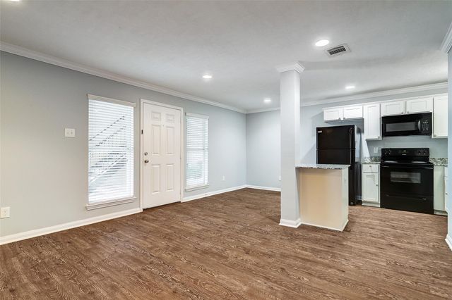 835 Heights Boulevard 37, Houston, TX 77007