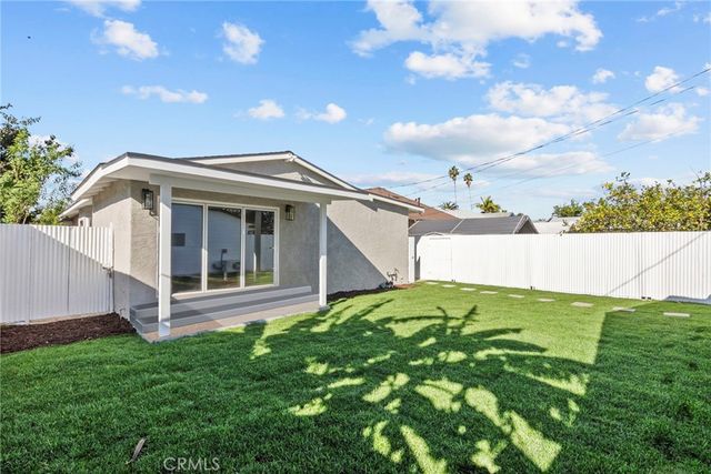 3666 2nd Avenue, Los Angeles, CA 90018