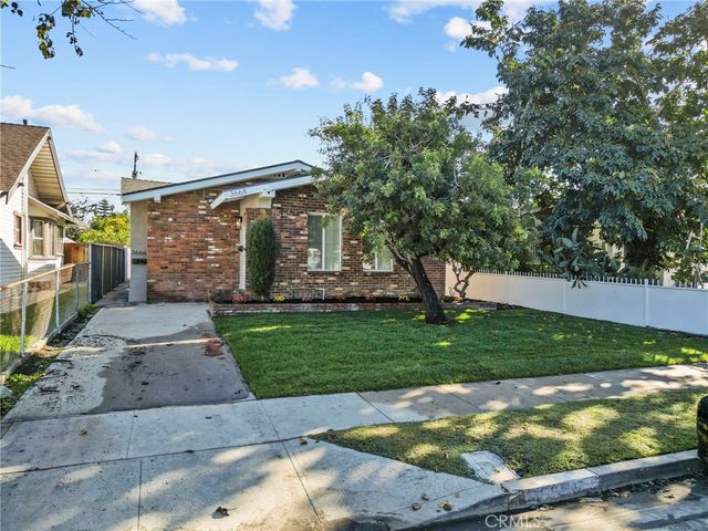 3666 2nd Avenue, Los Angeles, CA 90018