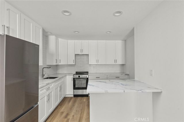 3666 2nd Avenue, Los Angeles, CA 90018