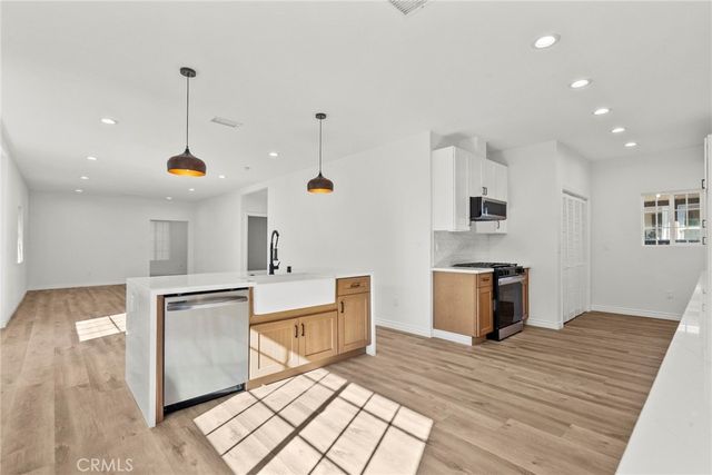 3666 2nd Avenue, Los Angeles, CA 90018