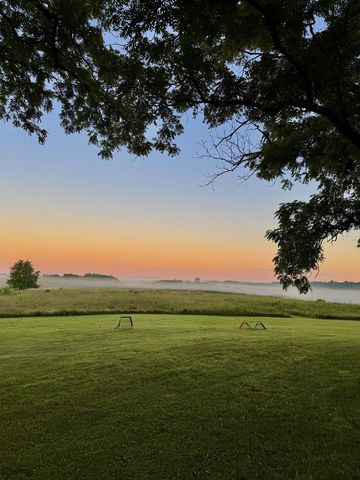 7983 Maurer Road, Cross Plains, WI 53528