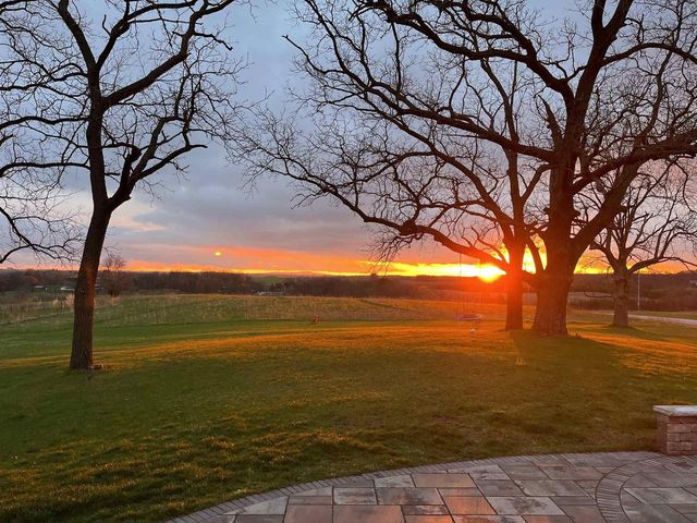 7983 Maurer Road, Cross Plains, WI 53528