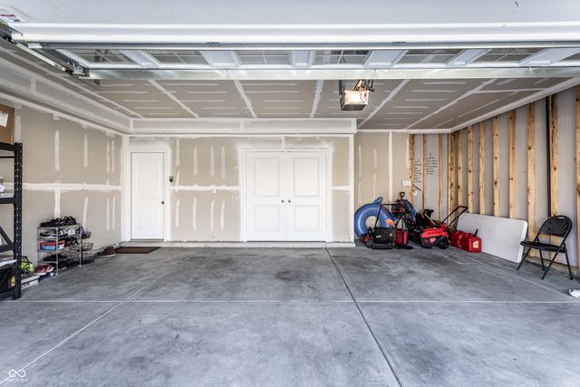 1711 Pelham Drive, Greenwood, IN 46143