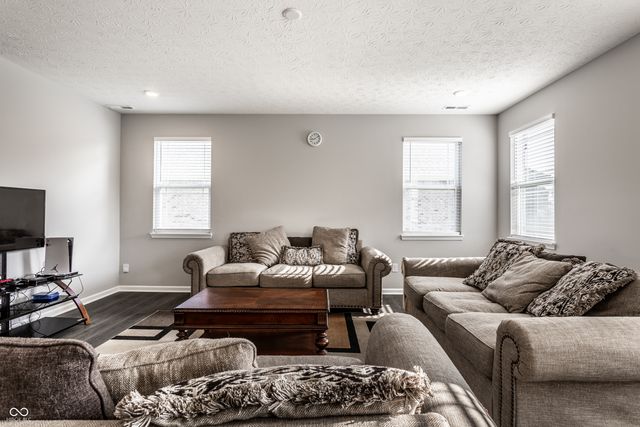 1711 Pelham Drive, Greenwood, IN 46143