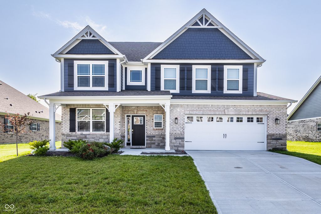 1711 Pelham Drive, Greenwood, IN 46143