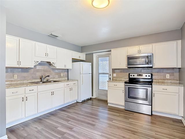 6155 9TH STREET, Zephyrhills, FL 33542