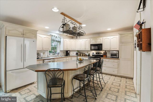 15 DEERFIELD DR, Pequea, PA 17565