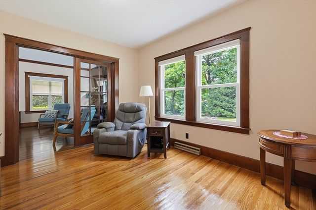 733 Pleasant St, Marlborough, MA 01752