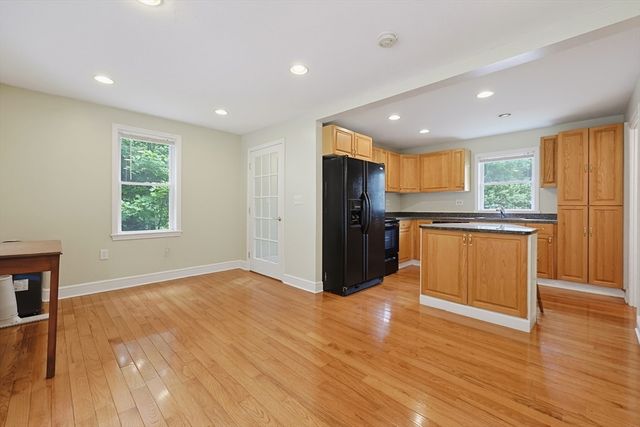 733 Pleasant St, Marlborough, MA 01752