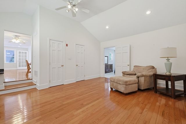 733 Pleasant St, Marlborough, MA 01752