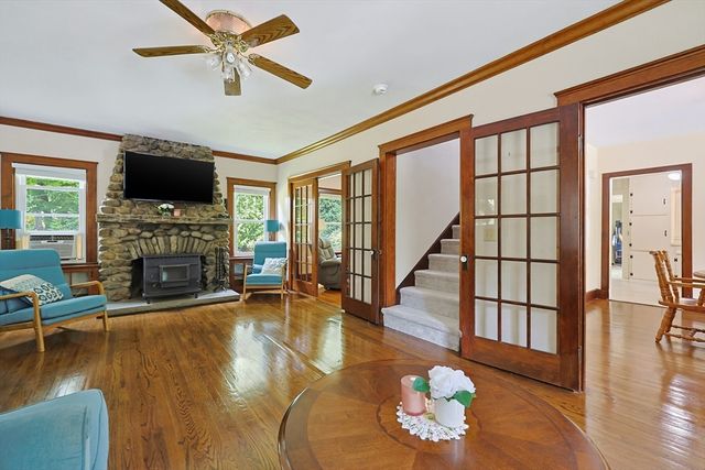 733 Pleasant St, Marlborough, MA 01752