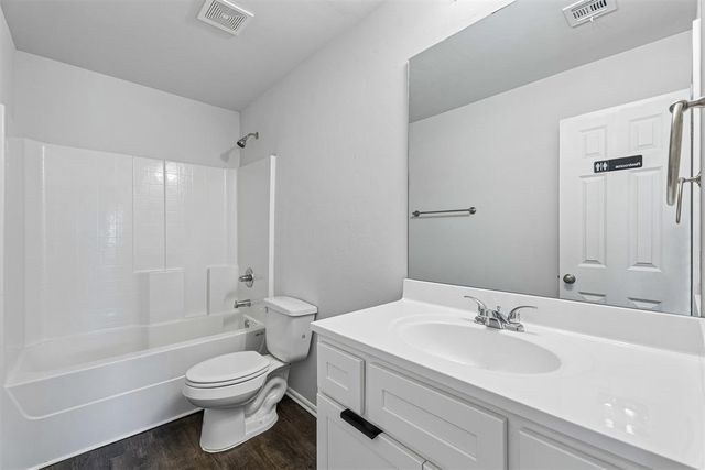 933 S Blackjack Lane, Mustang, OK 73064
