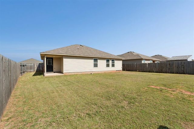 933 S Blackjack Lane, Mustang, OK 73064