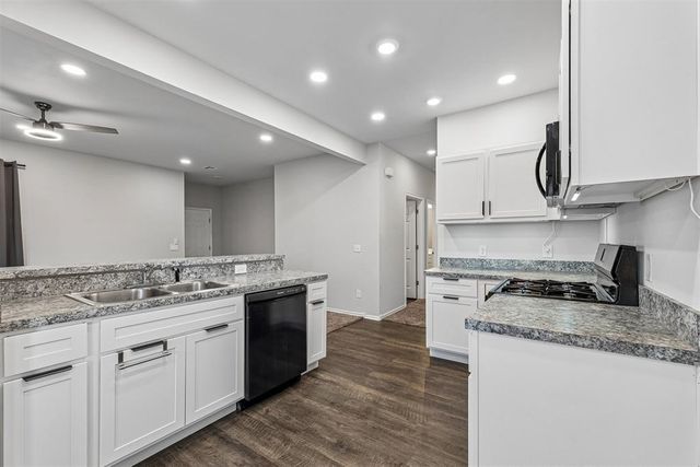 933 S Blackjack Lane, Mustang, OK 73064