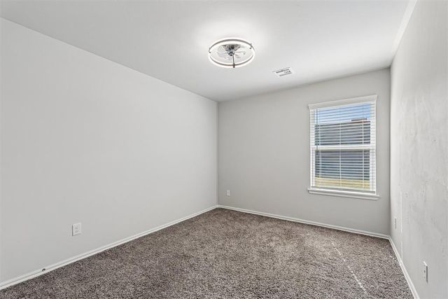 933 S Blackjack Lane, Mustang, OK 73064