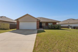 933 S Blackjack Lane, Mustang, OK 73064