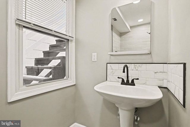 26 N WEST ST, York, PA 17401