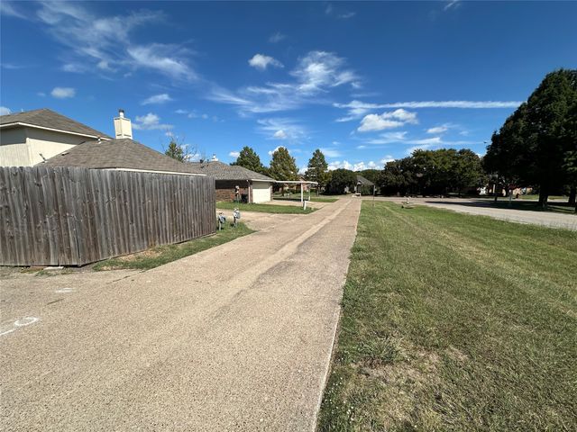 551 Stonewall Way, Mesquite, TX 75149
