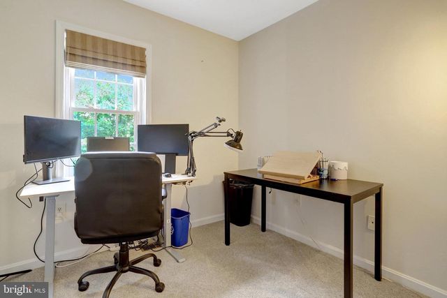 18 S MONTANA ST, Arlington, VA 22204