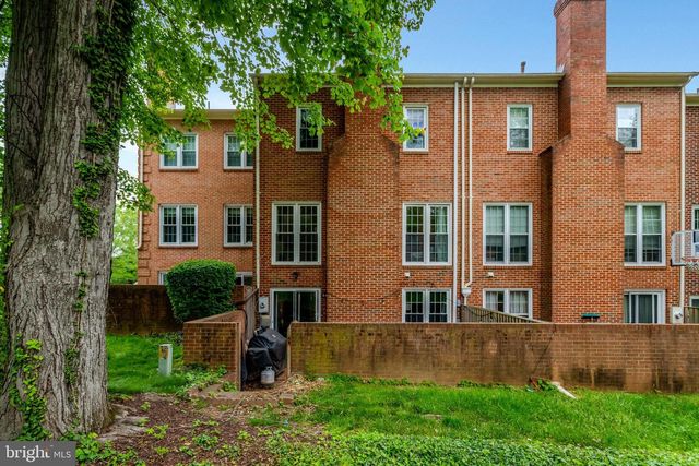 18 S MONTANA ST, Arlington, VA 22204