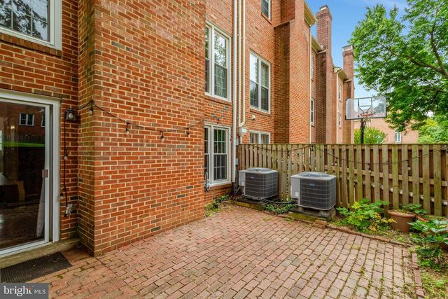 18 S MONTANA ST, Arlington, VA 22204