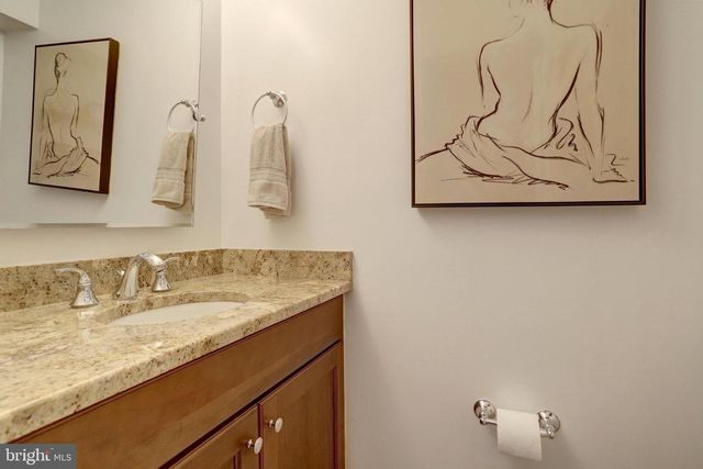 18 S MONTANA ST, Arlington, VA 22204