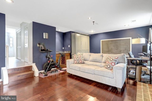 18 S MONTANA ST, Arlington, VA 22204